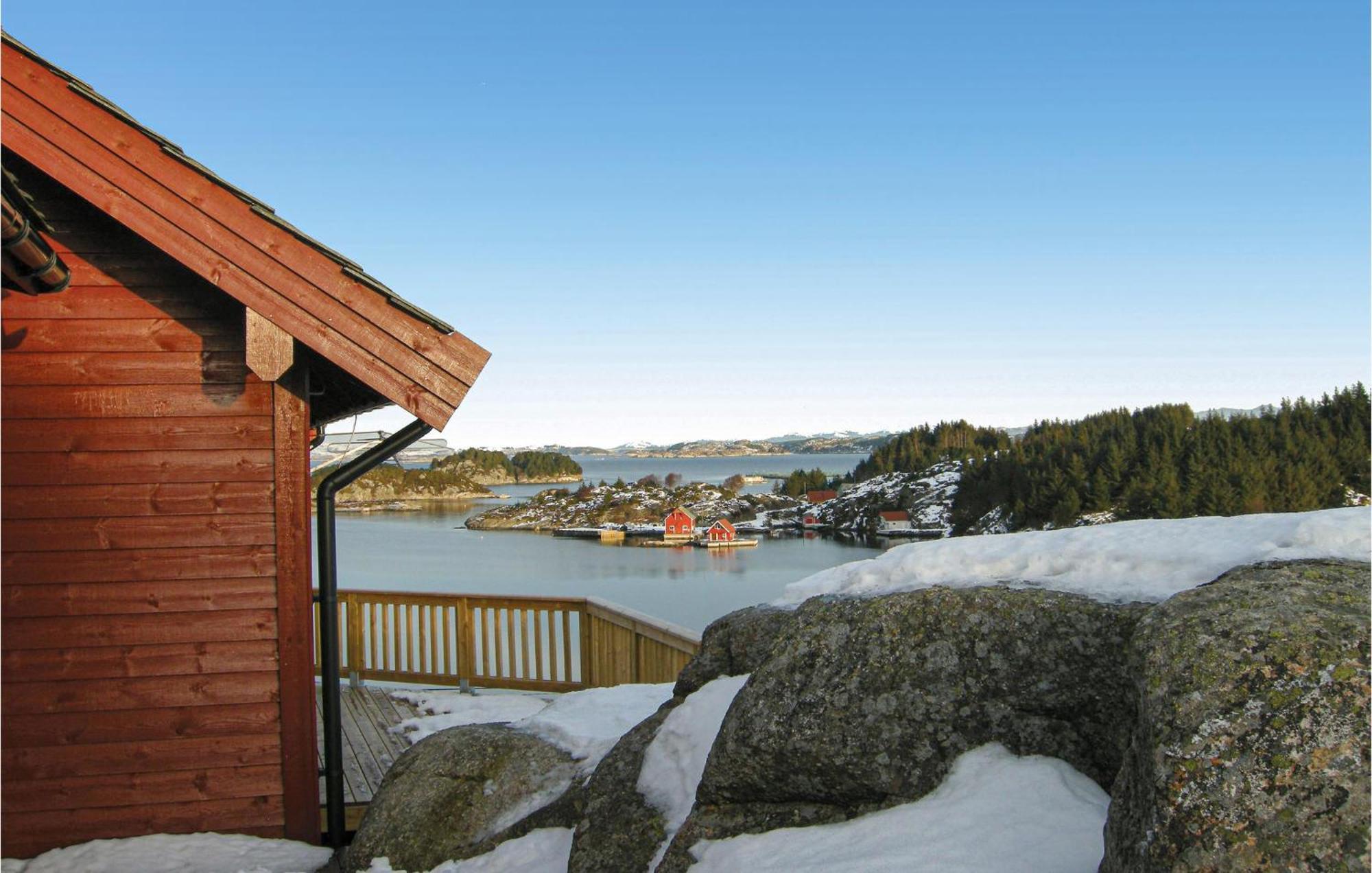 Gorgeous Home In Bekkjarvik With Wifi Exterior foto